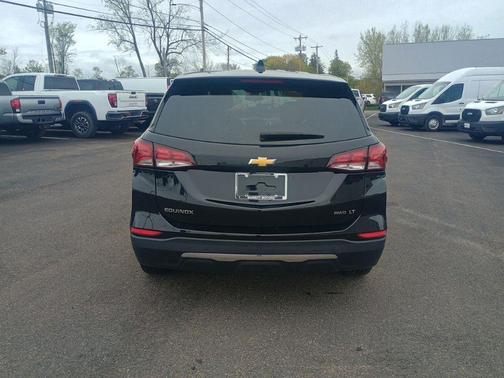 Mosaic Black Metallic 2024 Chevrolet Equinox LT