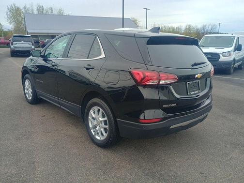 Mosaic Black Metallic 2024 Chevrolet Equinox LT
