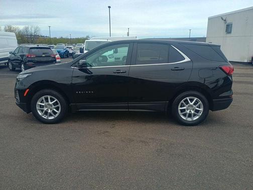 Mosaic Black Metallic 2024 Chevrolet Equinox LT