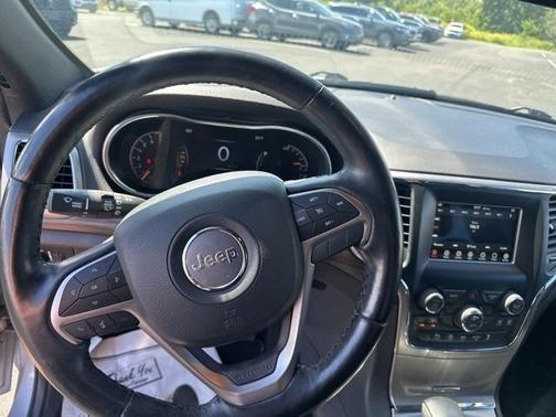 2020 Jeep Grand Cherokee Laredo E