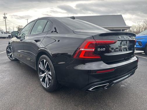 2021 Volvo S60 Recharge Plug-In Hybrid T8 R-Design