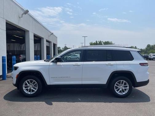 2022 Jeep Grand Cherokee L Laredo
