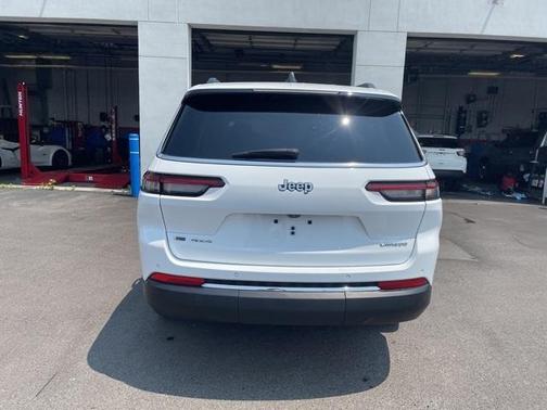 2022 Jeep Grand Cherokee L Laredo