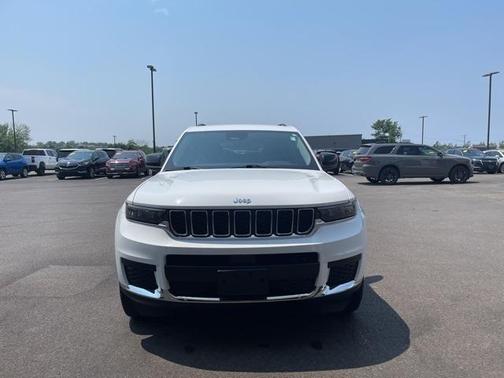 2022 Jeep Grand Cherokee L Laredo