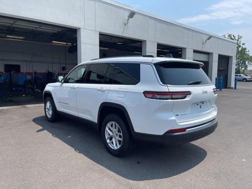 2022 Jeep Grand Cherokee L Laredo