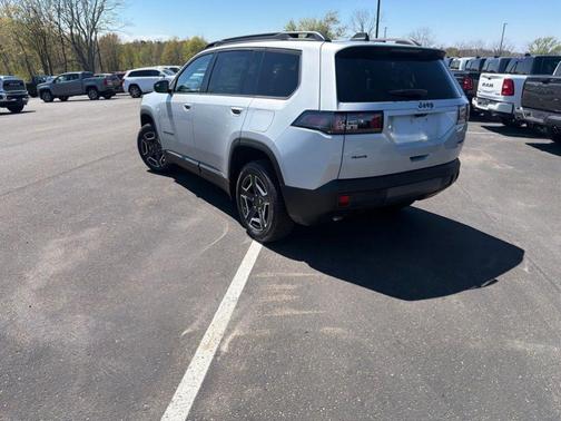 Silver Zynith Clearcoat 2026 Jeep Cherokee LAREDO/LIMITED