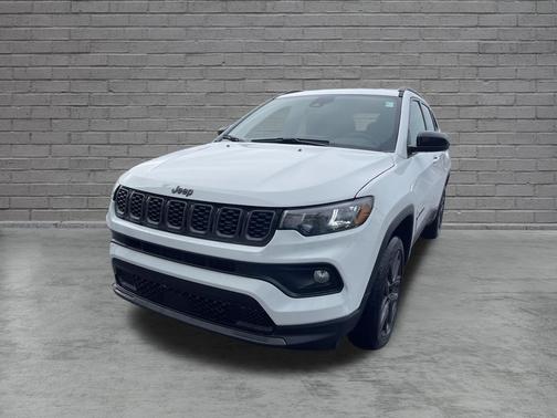 Bright White Clearcoat 2026 Jeep Compass Latitude