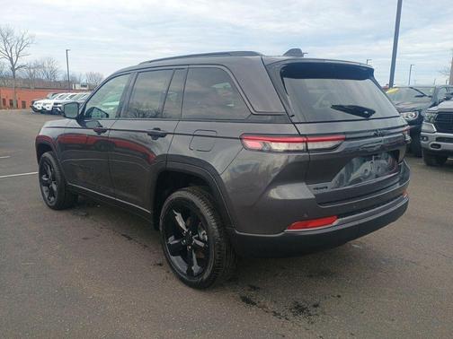 Metallic 2026 Jeep Grand Cherokee Limited