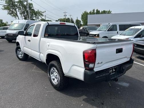 2022 Toyota Tacoma SR