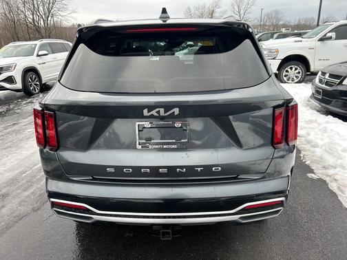 2022 Kia Sorento S