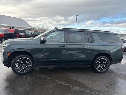 2022 Chevrolet Suburban RST