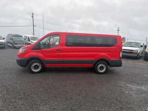 2017 Ford Transit-150 XL