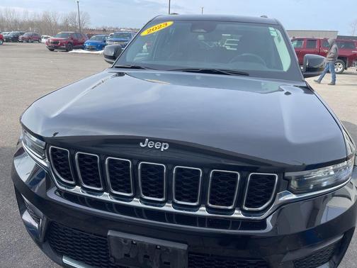 2023 Jeep Grand Cherokee Laredo