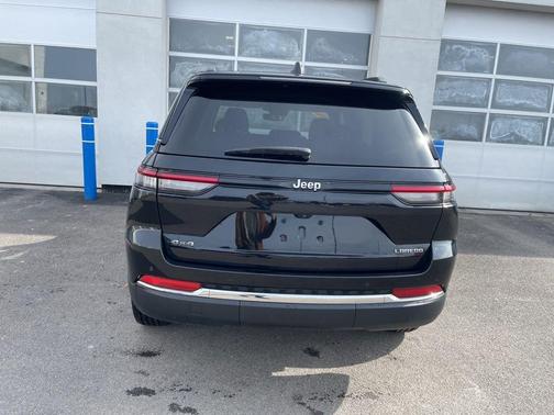 2023 Jeep Grand Cherokee Laredo