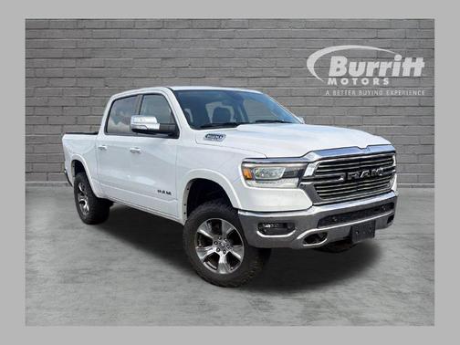 Bright White Clearcoat 2020 RAM 1500 Laramie