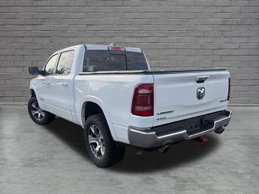 Bright White Clearcoat 2020 RAM 1500 Laramie