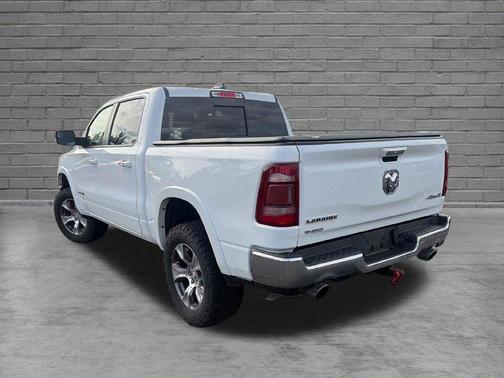 Bright White Clearcoat 2020 RAM 1500 Laramie