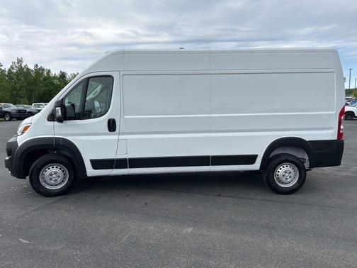 Bright White Clearcoat 2026 RAM ProMaster 2500 High Roof