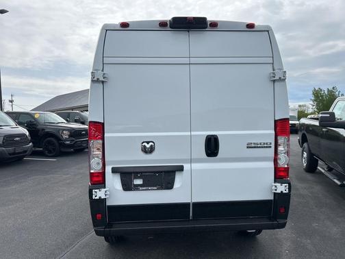 Bright White Clearcoat 2026 RAM ProMaster 2500 High Roof