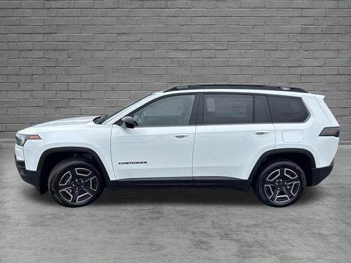 Bright White Clearcoat 2026 Jeep Cherokee LAREDO/LIMITED