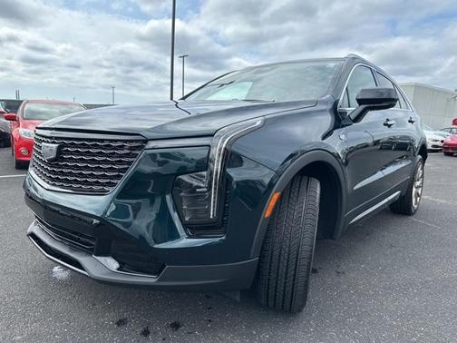 2025 Cadillac XT4 Premium Luxury