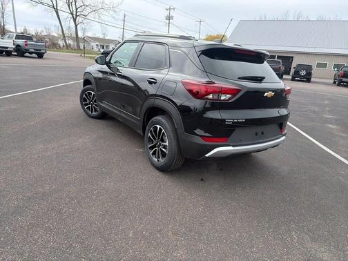 Mosaic Black Metallic 2026 Chevrolet Trailblazer LT