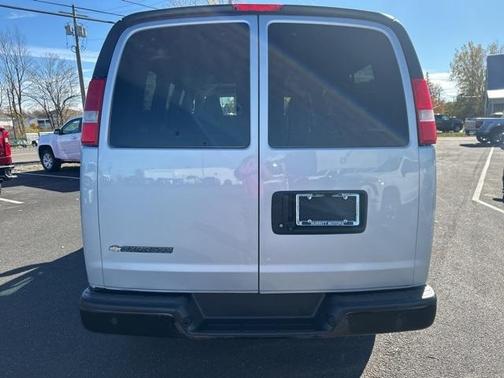 2017 Chevrolet Express 2500 LS