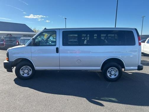 2017 Chevrolet Express 2500 LS