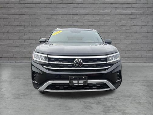 Deep Black Pearl Effect 2021 Volkswagen Atlas Cross Sport 3.6L V6 SE w/Technology