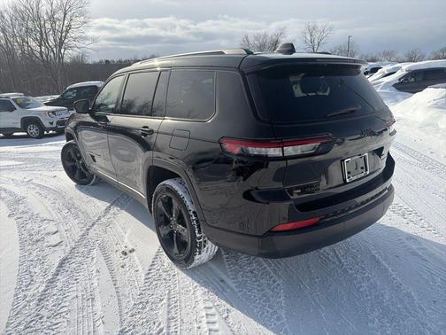 2022 Jeep Grand Cherokee L Laredo