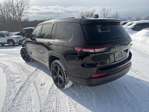 2022 Jeep Grand Cherokee L Laredo