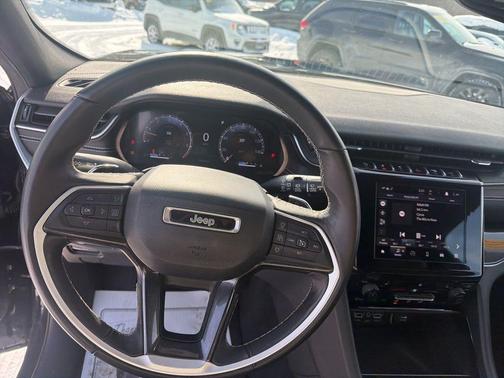 2022 Jeep Grand Cherokee L Laredo