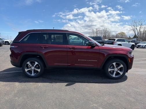 Velvet Red Pearlcoat 2026 Jeep Grand Cherokee Limited