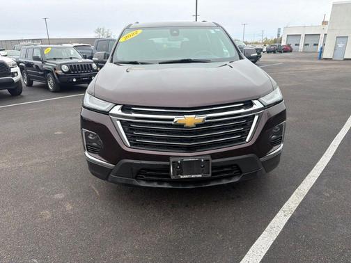 Black Cherry Metallic 2022 Chevrolet Traverse LT Cloth