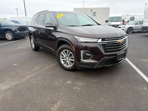 Black Cherry Metallic 2022 Chevrolet Traverse LT Cloth