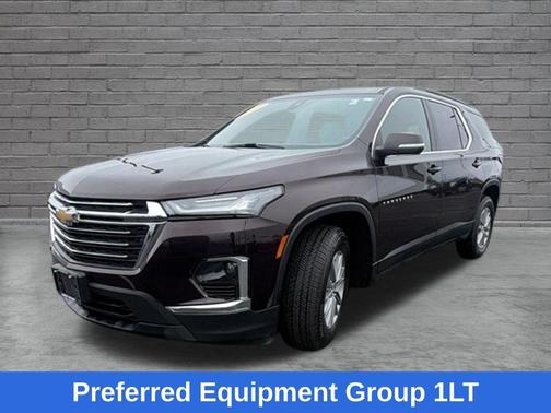 Black Cherry Metallic 2022 Chevrolet Traverse LT Cloth