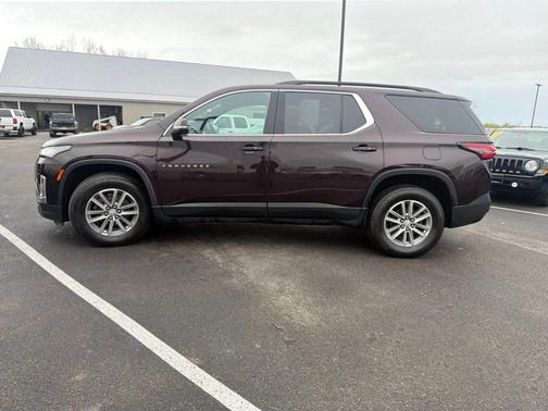 Black Cherry Metallic 2022 Chevrolet Traverse LT Cloth