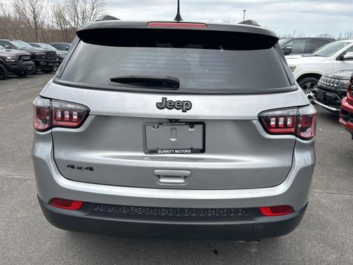 2022 Jeep Compass Altitude