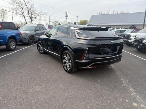 Stellar Black Metallic 2024 Cadillac LYRIQ Luxury