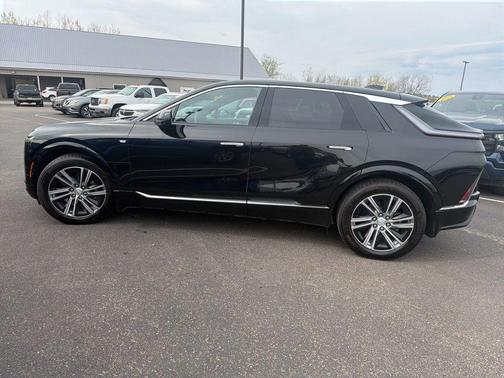 Stellar Black Metallic 2024 Cadillac LYRIQ Luxury