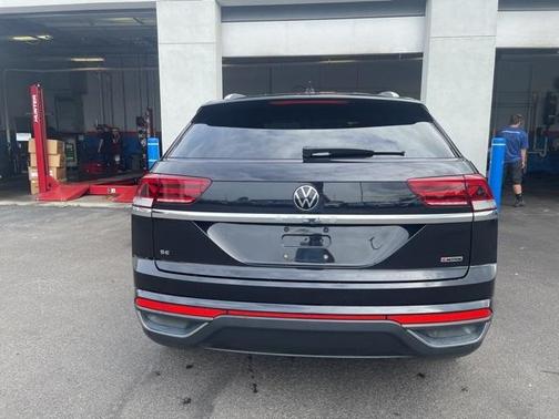 2022 Volkswagen Atlas Cross Sport 2.0T SE