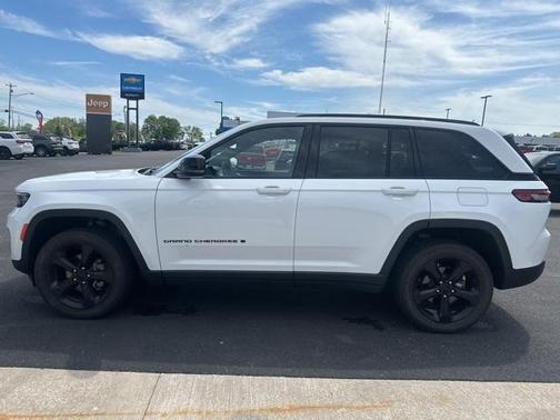 2023 Jeep Grand Cherokee Altitude
