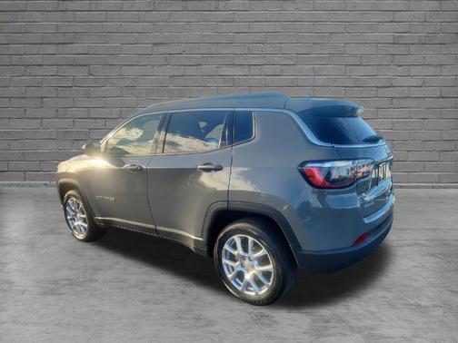 Sting-Gray Clearcoat 2023 Jeep Compass Latitude Lux