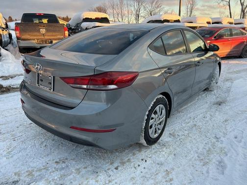 2018 Hyundai ELANTRA SE