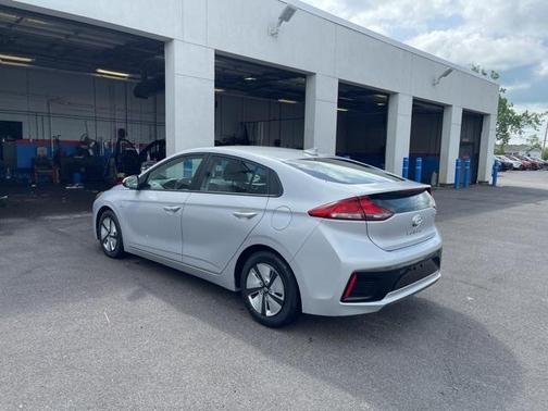 2018 Hyundai IONIQ Hybrid Blue