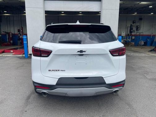 Summit White 2024 Chevrolet Blazer LT