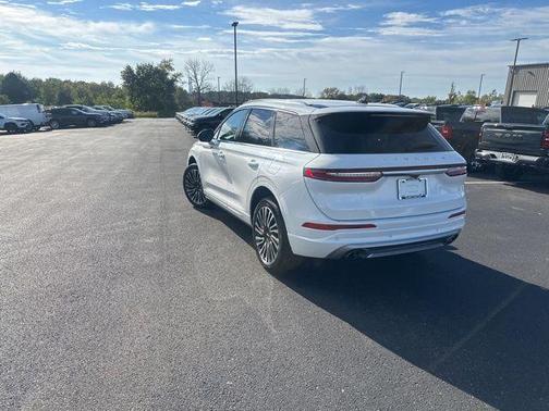 2022 Lincoln Corsair Standard