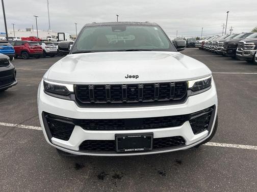 Bright White Clearcoat 2026 Jeep Grand Cherokee Summit