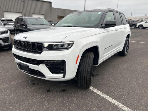 Bright White Clearcoat 2026 Jeep Grand Cherokee Summit