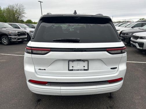 Bright White Clearcoat 2026 Jeep Grand Cherokee Summit